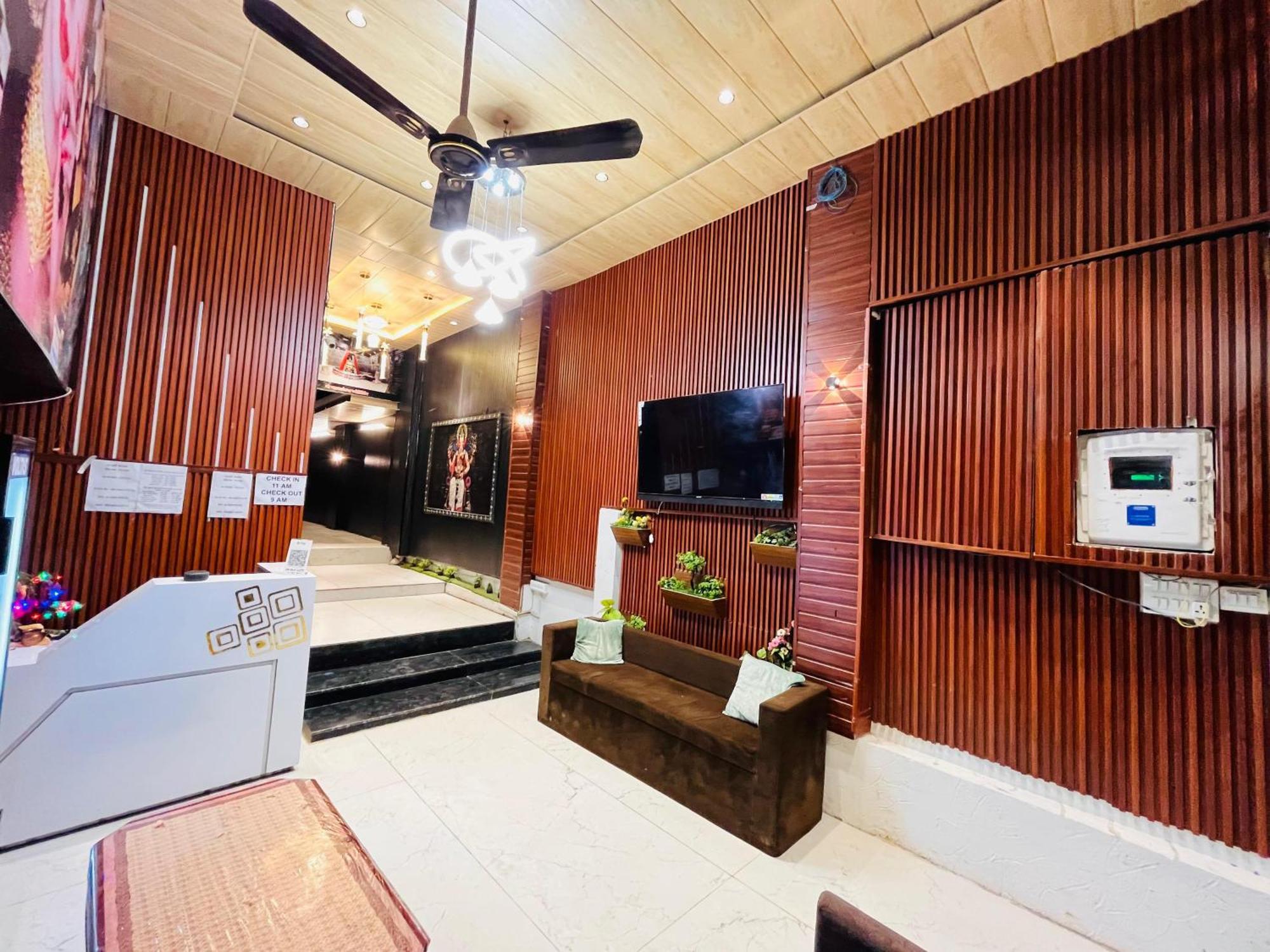 Pallav Guest House اوجاين المظهر الخارجي الصورة