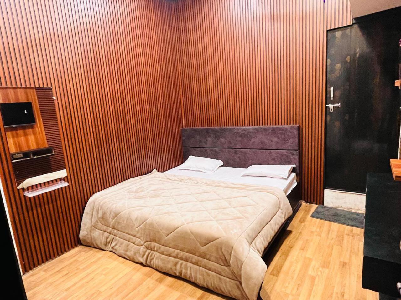 Pallav Guest House اوجاين المظهر الخارجي الصورة