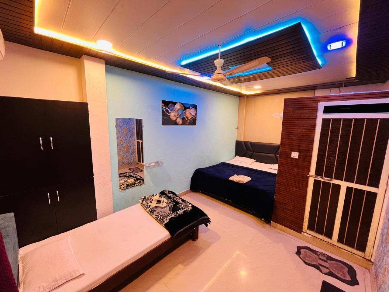 Pallav Guest House اوجاين المظهر الخارجي الصورة