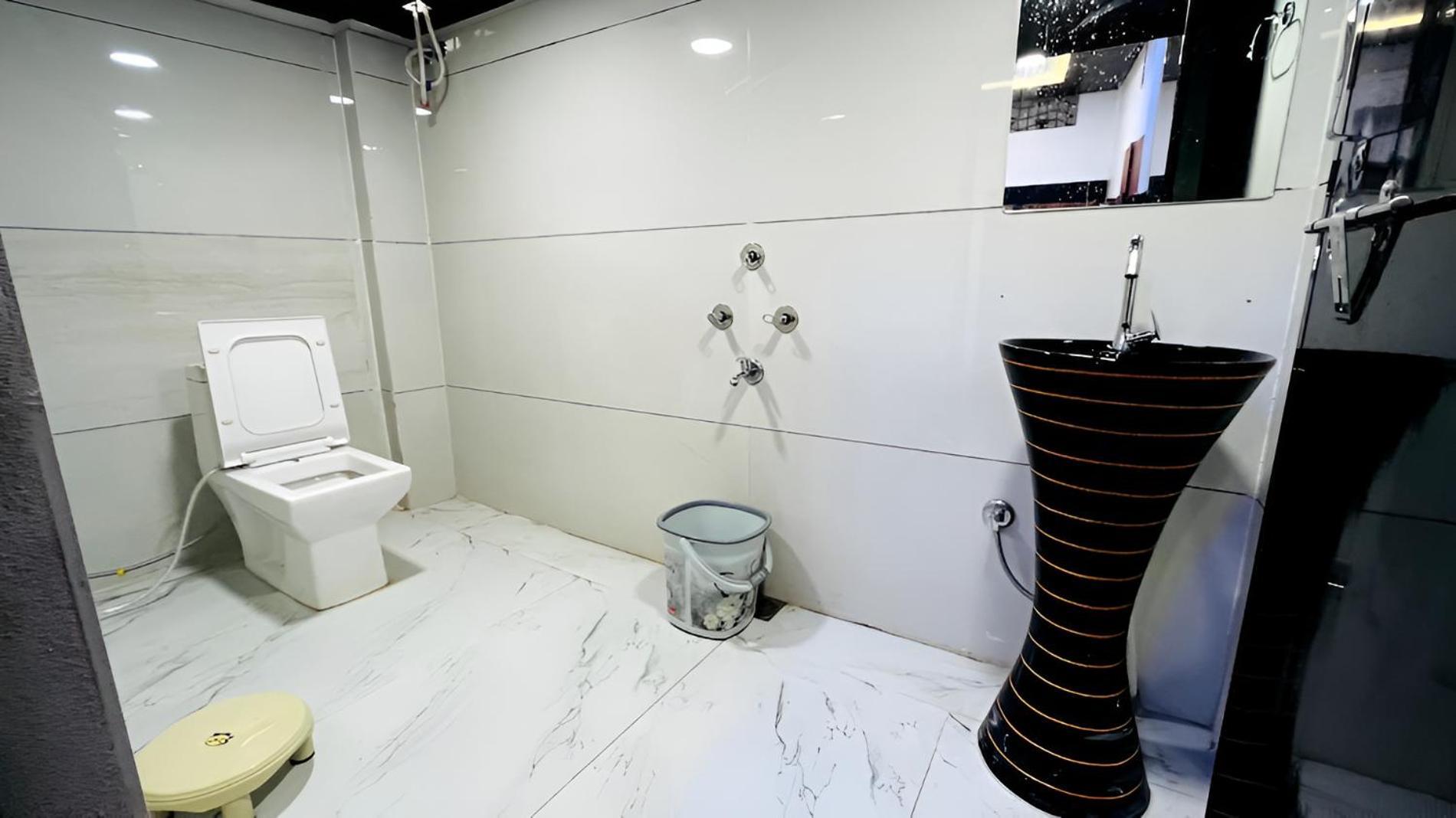 Pallav Guest House اوجاين المظهر الخارجي الصورة