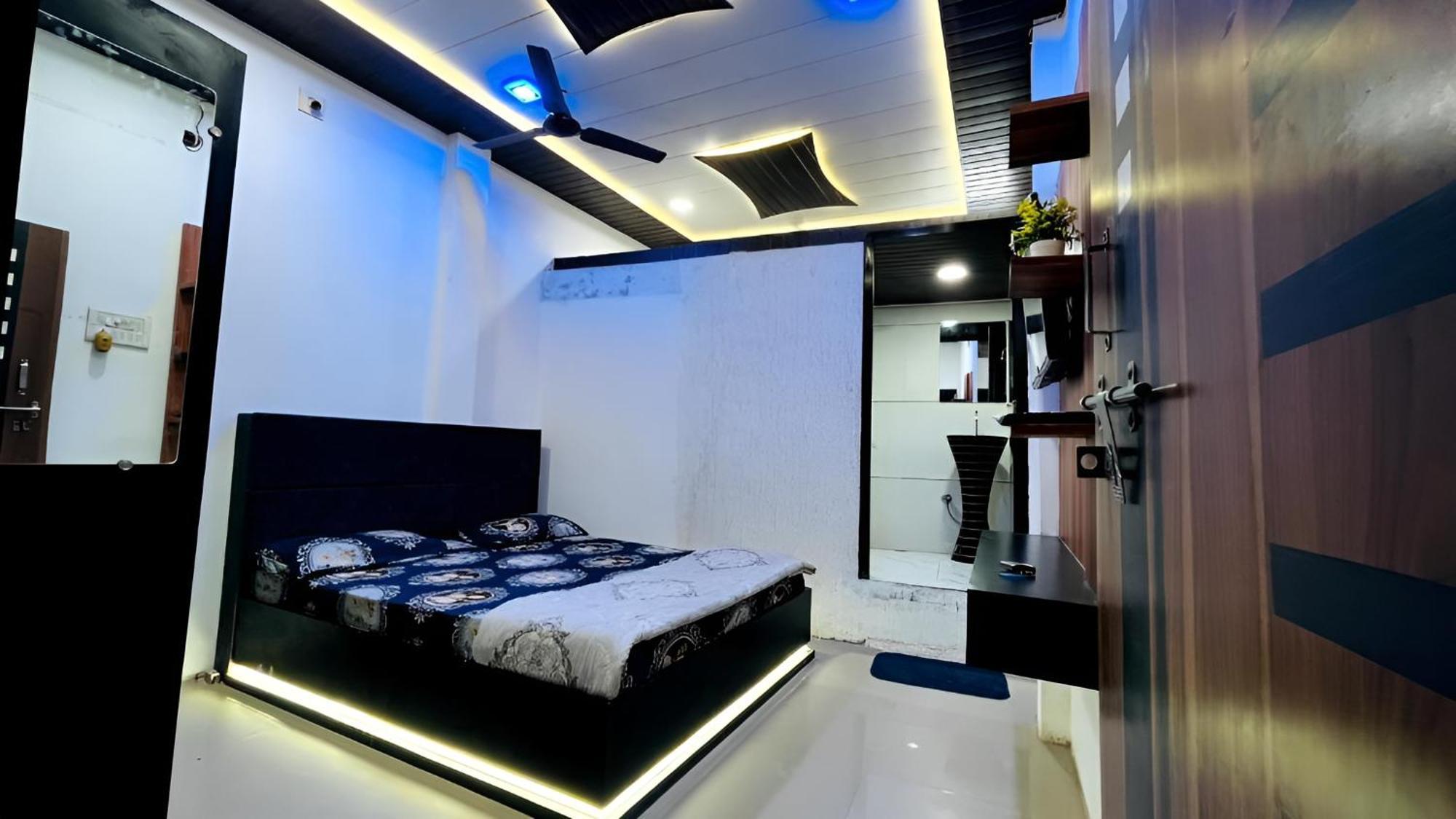 Pallav Guest House اوجاين المظهر الخارجي الصورة