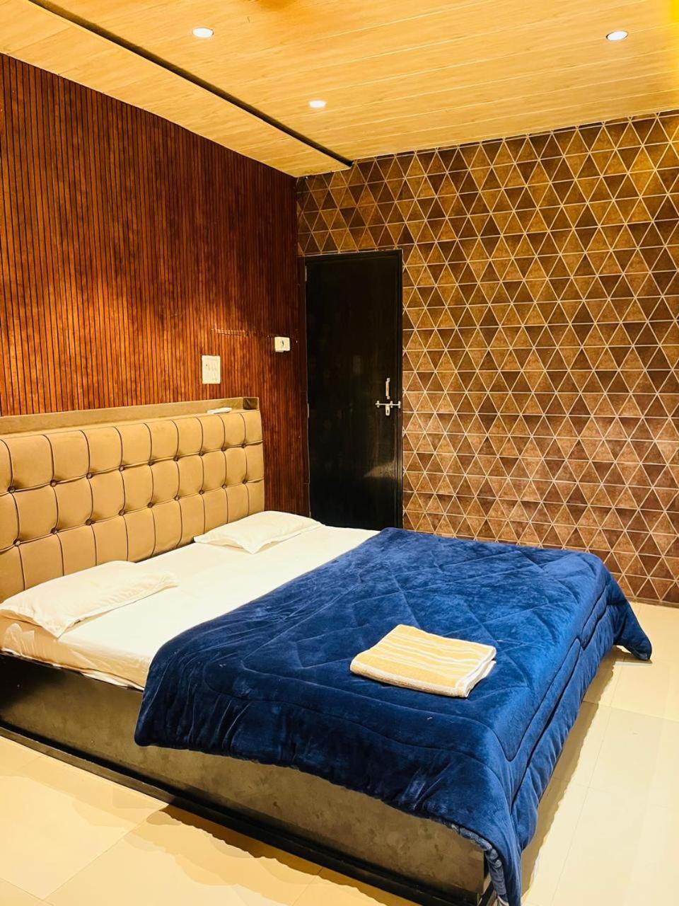 Pallav Guest House اوجاين المظهر الخارجي الصورة